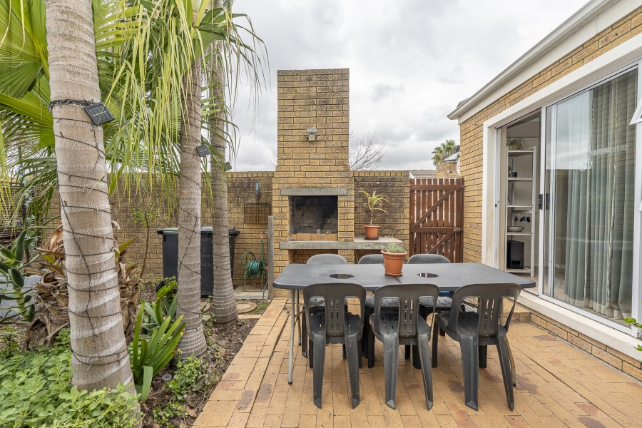 To Let 2 Bedroom Property for Rent in Sonstraal Heights Western Cape